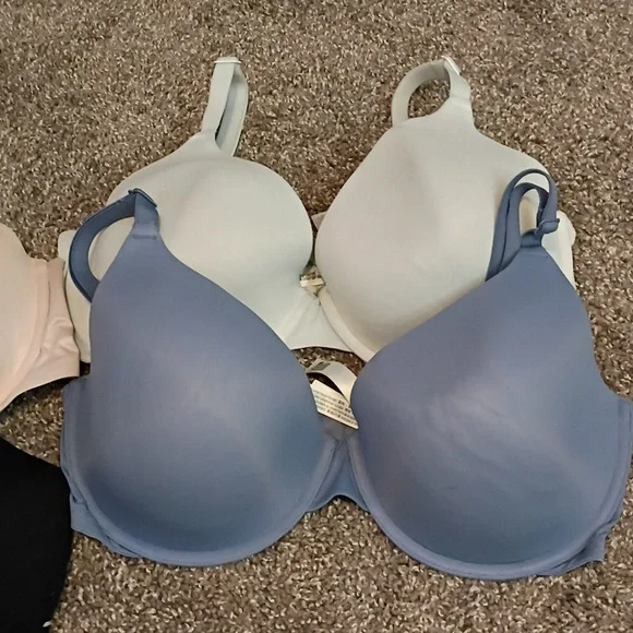 Victoria's Secret/Pink Bras...5 Total - Black, Blue, White, Cream - Picture 2 of 13